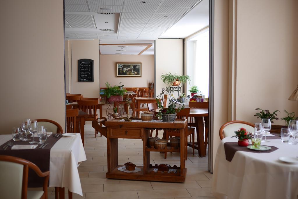 Auberge Aux Deux Sapins Montricher Ngoại thất bức ảnh