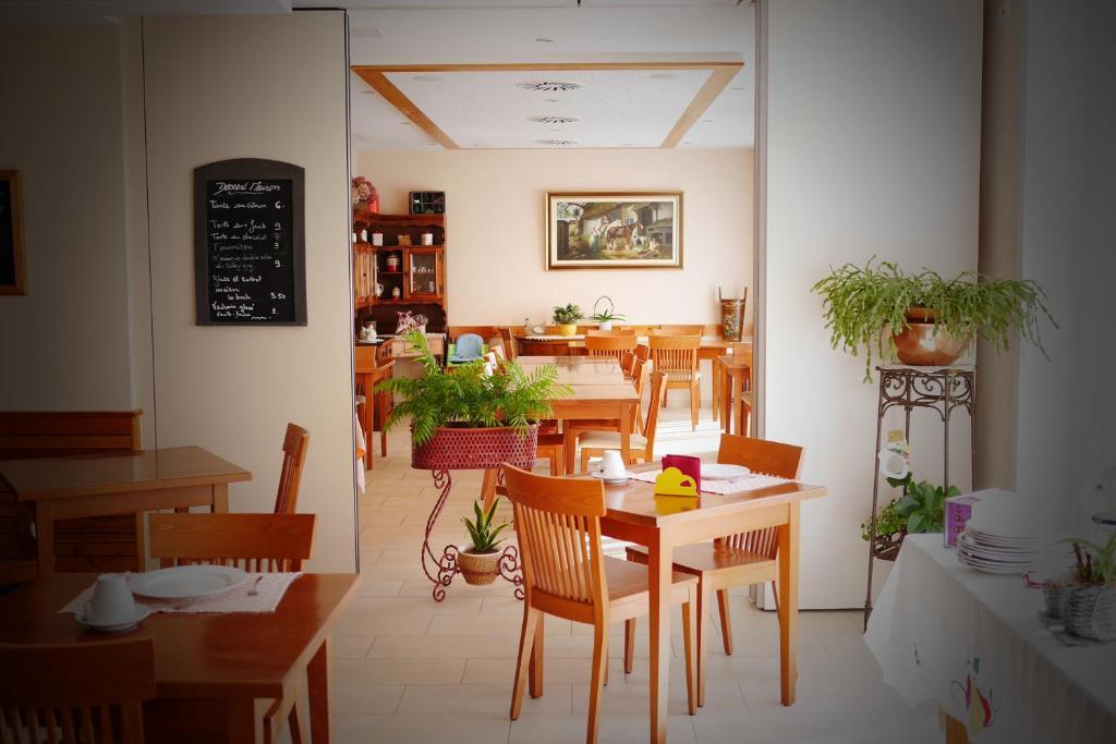 Auberge Aux Deux Sapins Montricher Ngoại thất bức ảnh