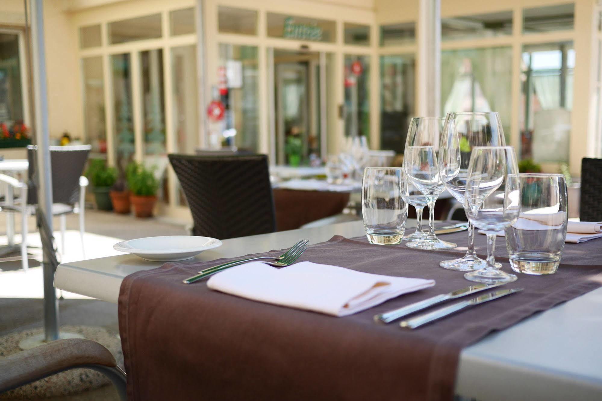 Auberge Aux Deux Sapins Montricher Ngoại thất bức ảnh